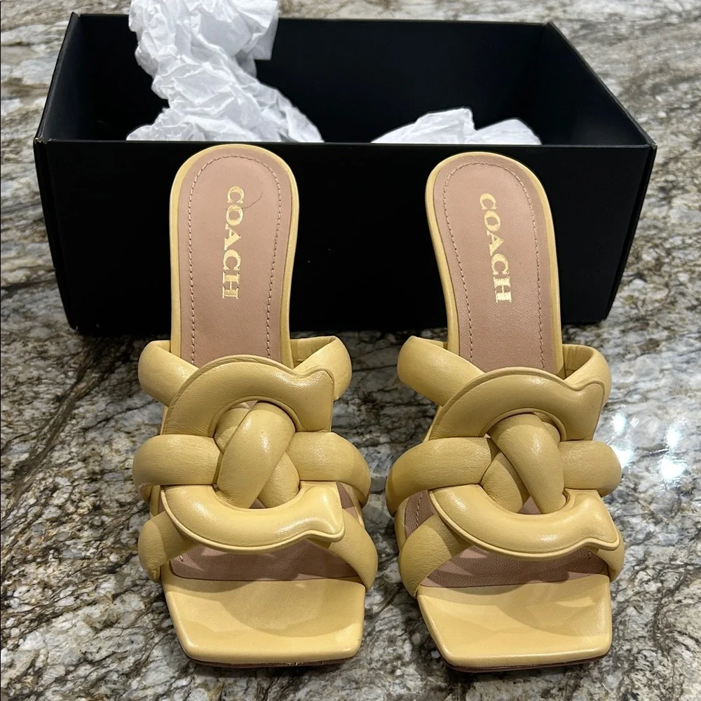 Coach Kellie Leather sandals with heels. Color vanilla. Looks like mustard color - Picture 1 of 9